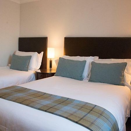 Aaron Glen Guest House Loanhead ภายนอก รูปภาพ