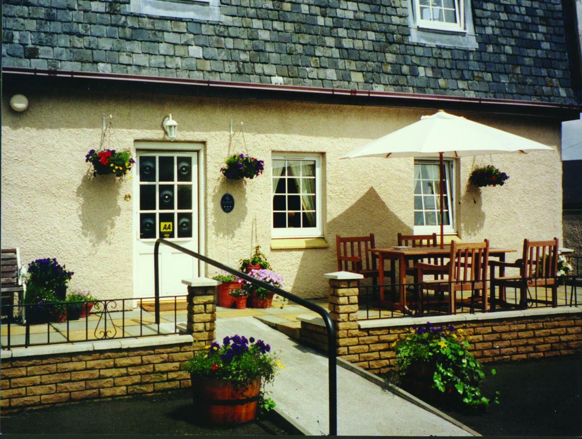 Aaron Glen Guest House Loanhead ภายนอก รูปภาพ