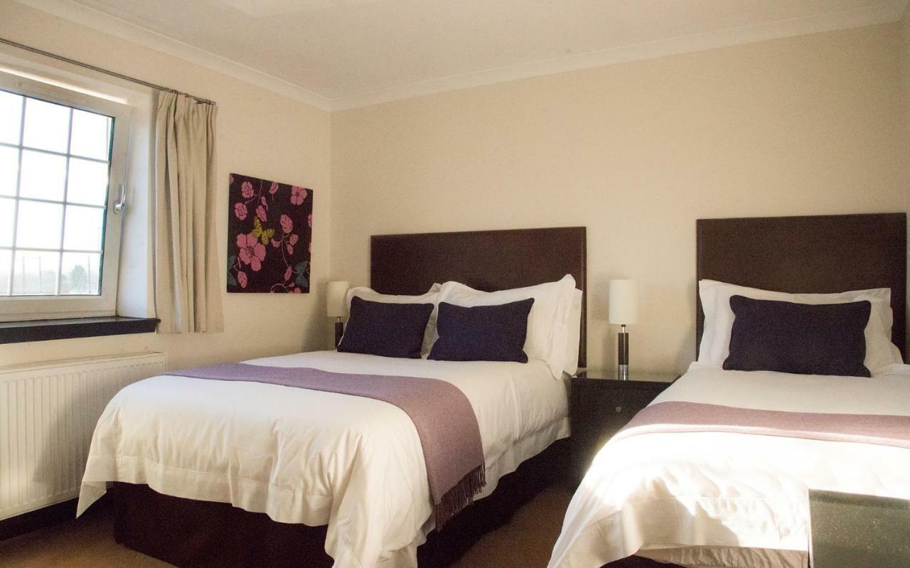 Aaron Glen Guest House Loanhead ภายนอก รูปภาพ