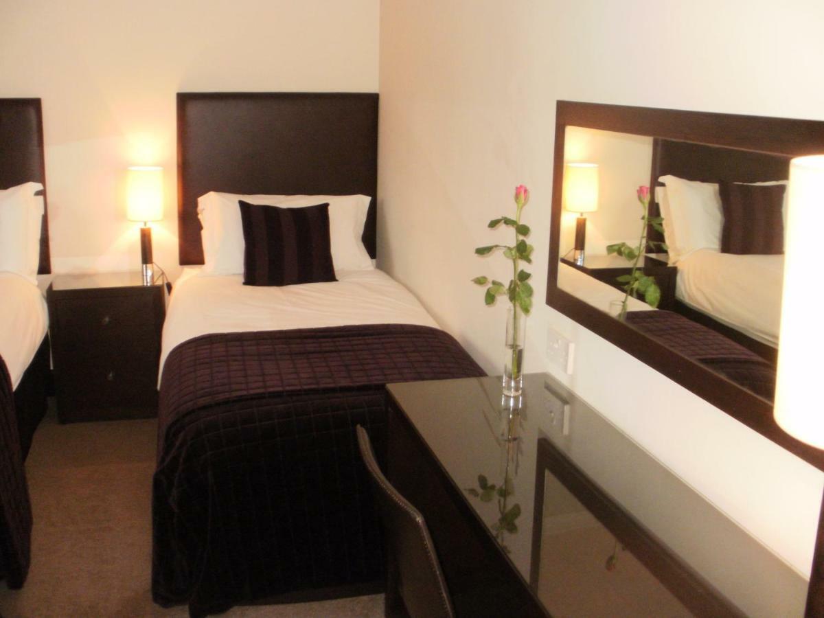 Aaron Glen Guest House Loanhead ภายนอก รูปภาพ