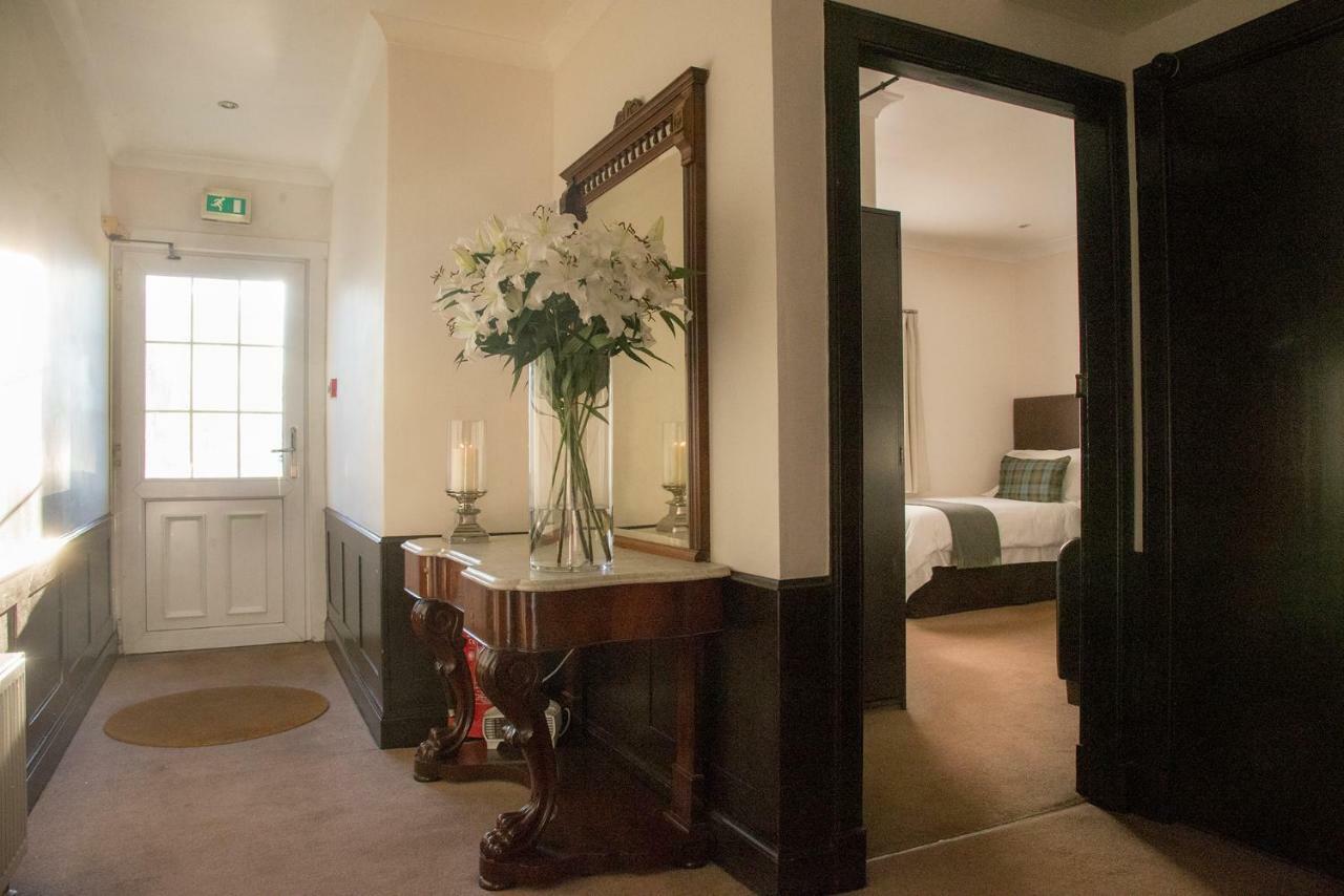 Aaron Glen Guest House Loanhead ภายนอก รูปภาพ