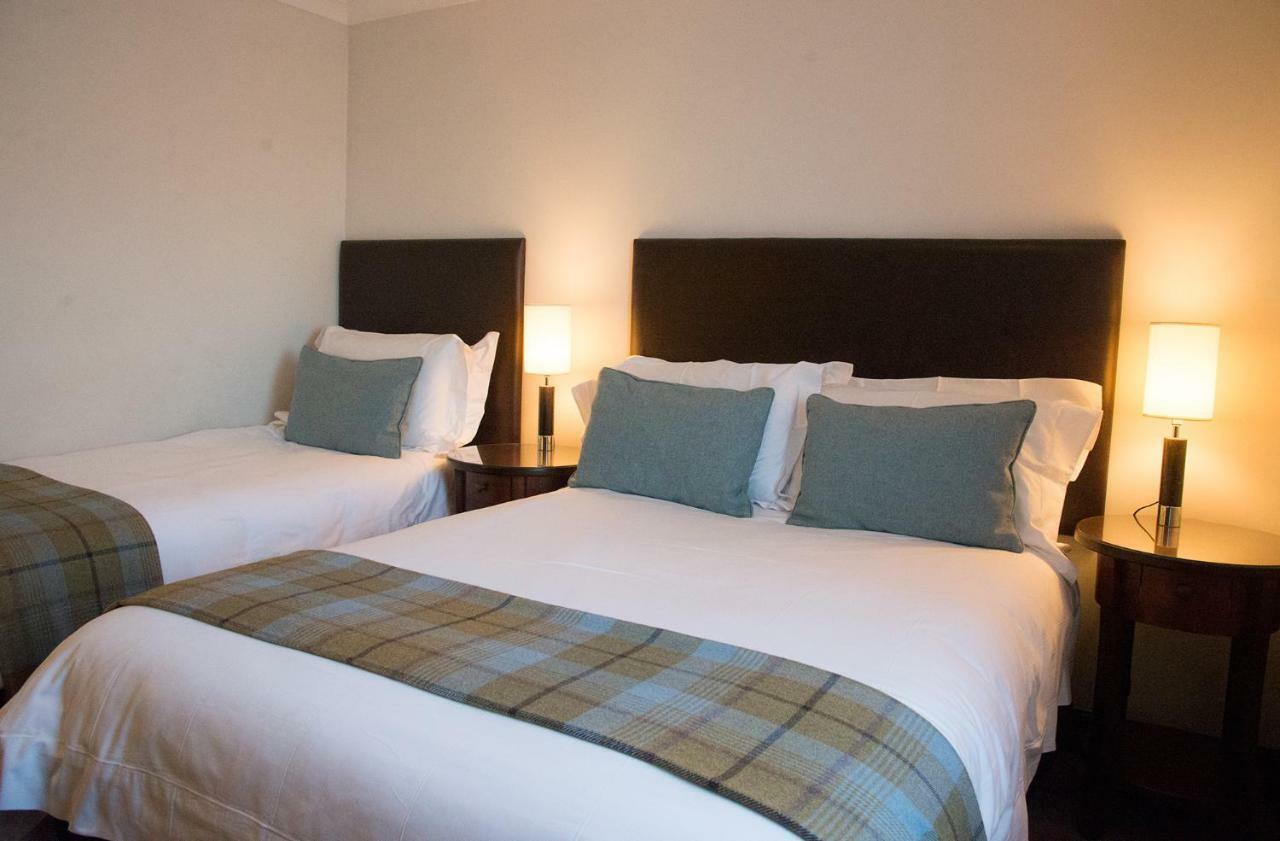 Aaron Glen Guest House Loanhead ภายนอก รูปภาพ